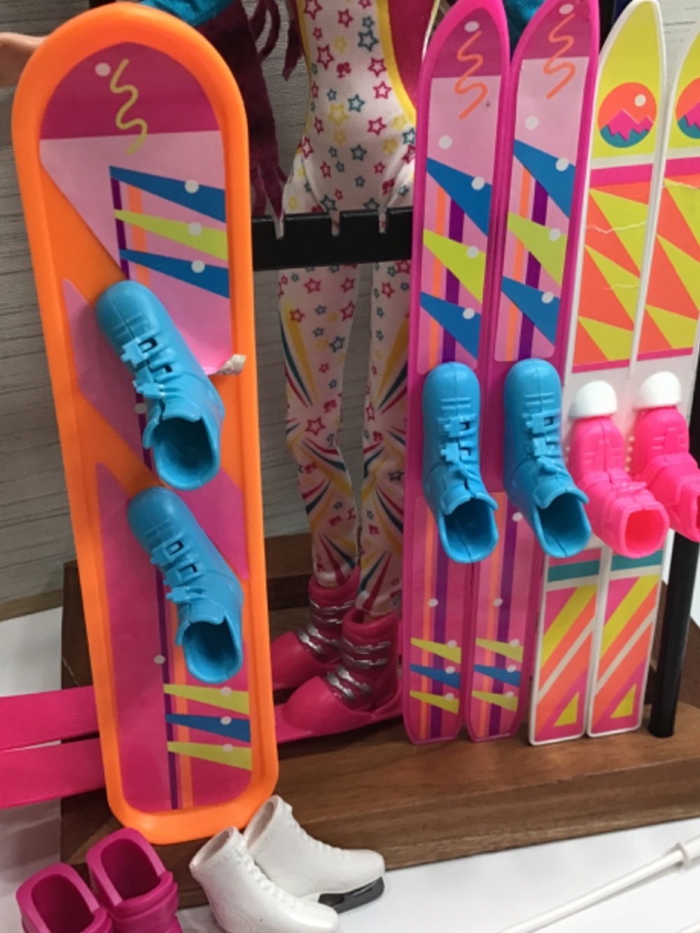 Barbie Doll and Winter Sport Accessories - Picture 3 of 9